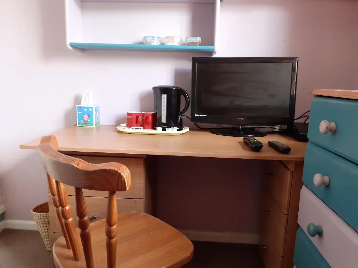 Homestay Home From Home Single Or Double Room Netflix Or Virgin Tv Wifi & Free Parking Poole