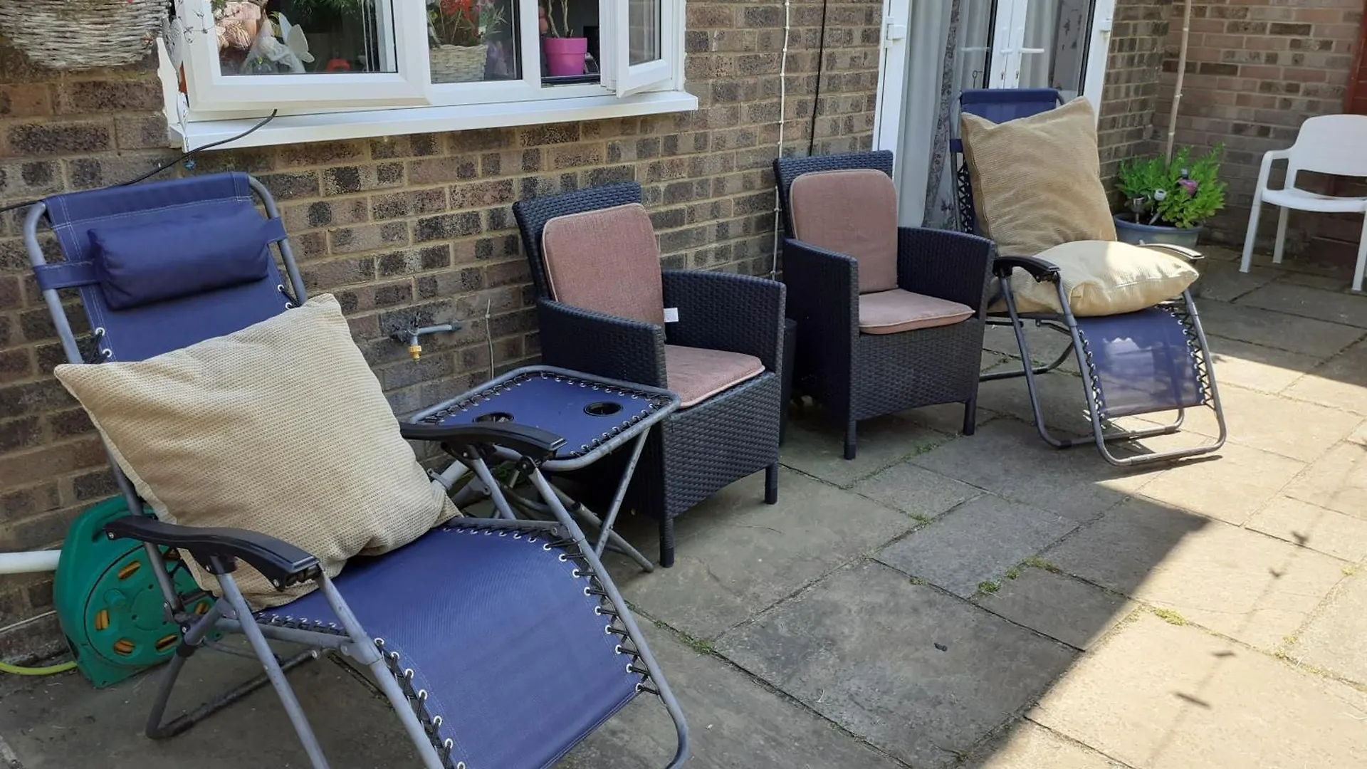Home From Home Single Or Double Room Netflix Or Virgin Tv Wifi & Free Parking Poole