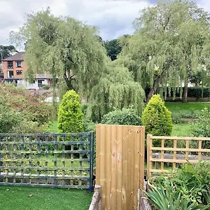 Modern 3 Bedroom In Coy Pond, Poole